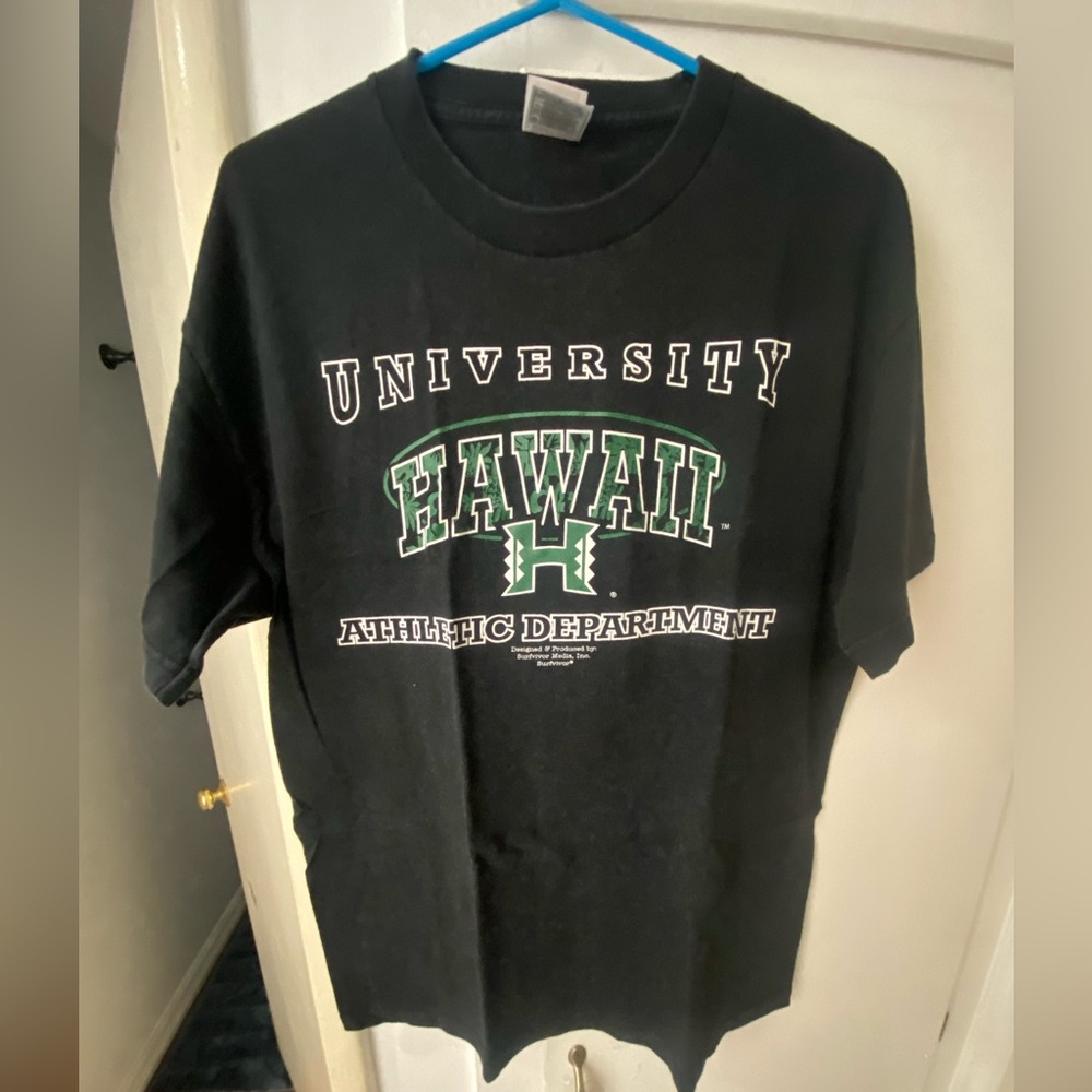 University of Hawaii Black T-shirt sz Large